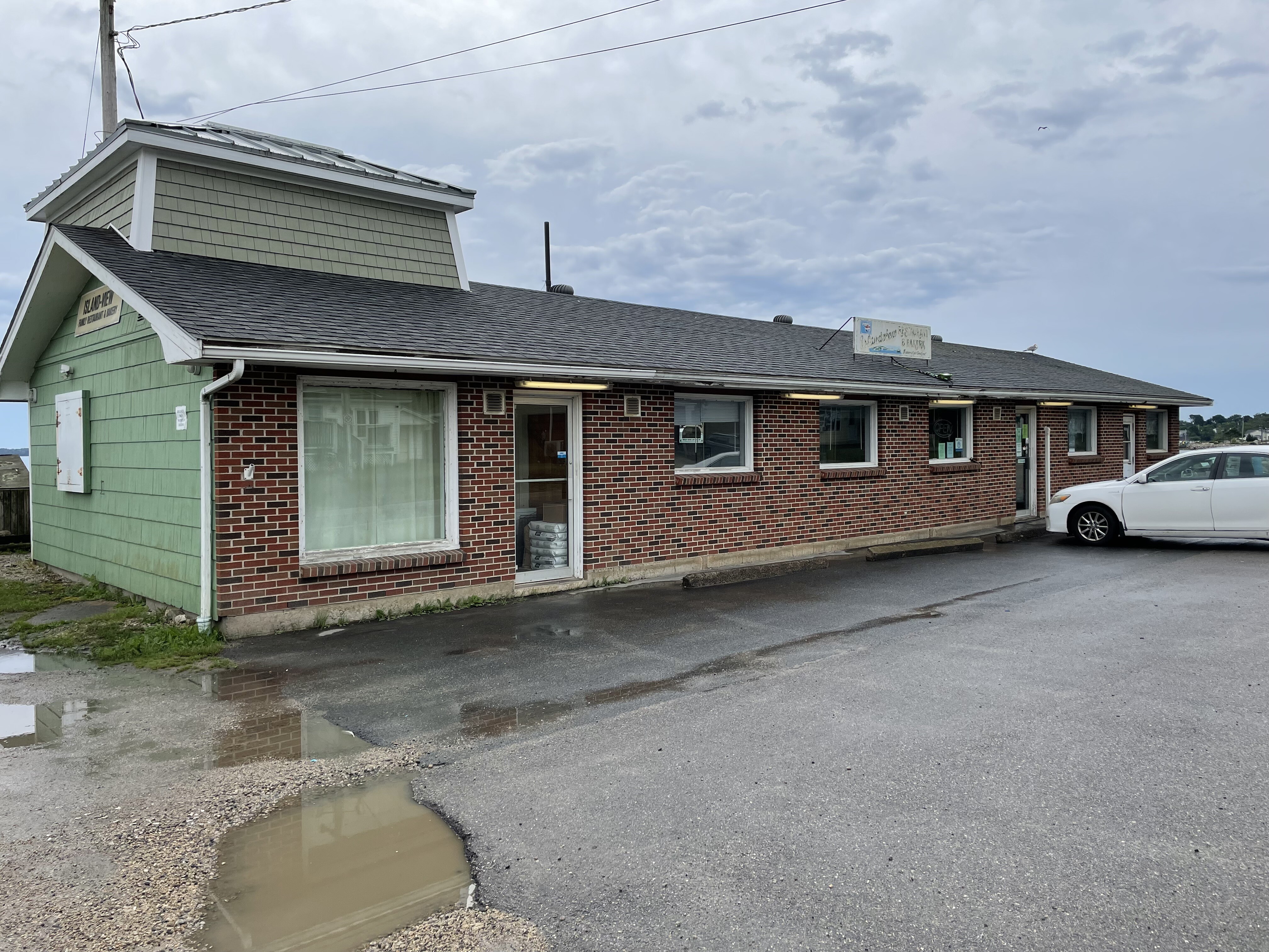 Photo of Island View Family Restaurant & Bakery